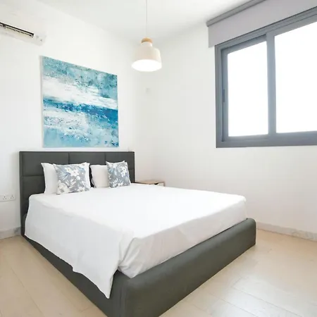 View 302 1 Bed Apartment *